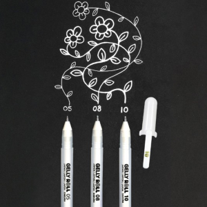 CONFEZIONE CON 3 PENNE GEL BIANCO OPACO PUNTE 05 FINE, 08 MEDIA E 10 GROSSA GELLY ROLL SAKURA