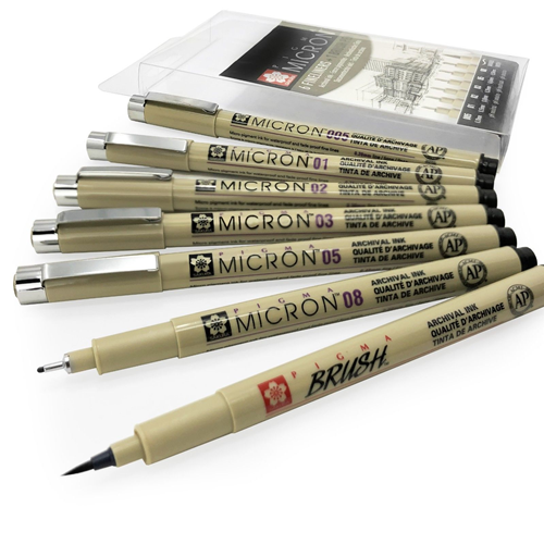 CONFEZIONE CON 7 PENNE PIGMA MICRON NERE SPESS. DA MM 0.2 - 0.25 - 0.3 - 0.35 - 0.45 - 0.50 E PUNTA PENNELLO SAKURA
